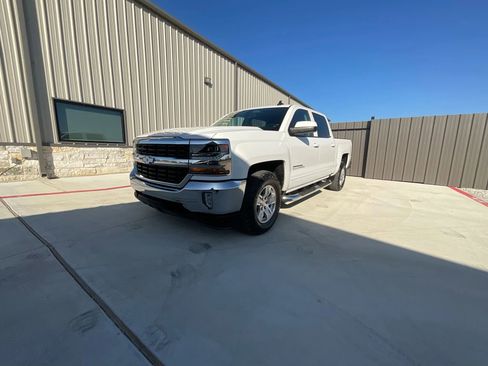 Used 2018 Chevrolet Silverado 1500 LT w/ All Star Edition RWD image 3
