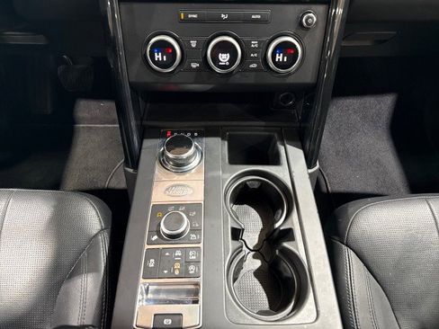 Used 2018 Land Rover Discovery SE image 75