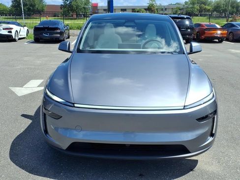 Used 2026 Tesla Model Y Long Range AWD/4WD image 2