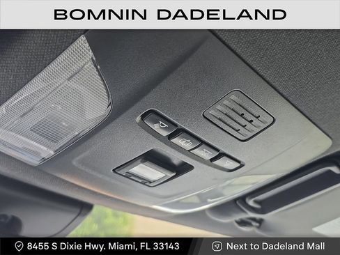 Used 2021 Toyota Corolla SE image 31