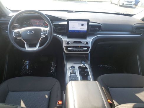Used 2022 Ford Explorer XLT image 26
