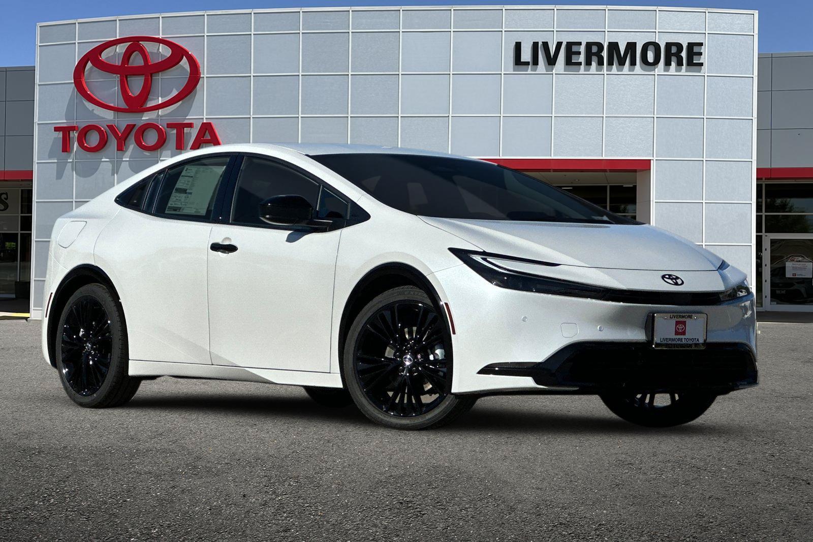 New 2027 Toyota Prius Plug-In Hybrid FWD image 2