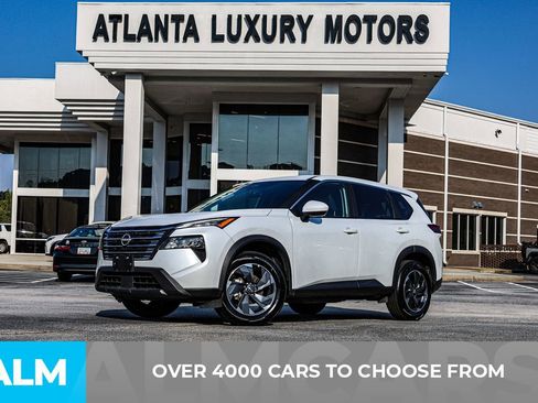 Used 2025 Nissan Rogue SV image 3