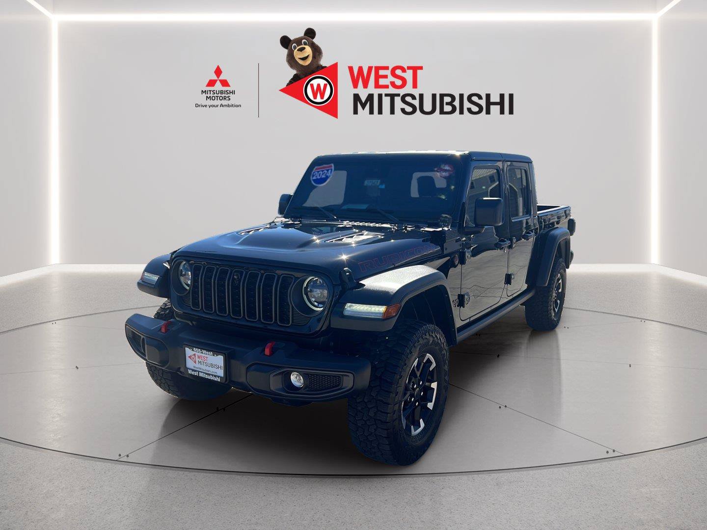 Used 2024 Jeep Gladiator Rubicon w/ Technology Group AWD/4WD image 1