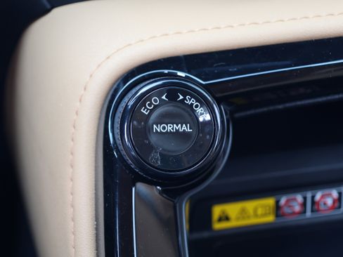 Certified 2025 Lexus NX 250 FWD w/ Towing Package (2000 Lbs) image 28