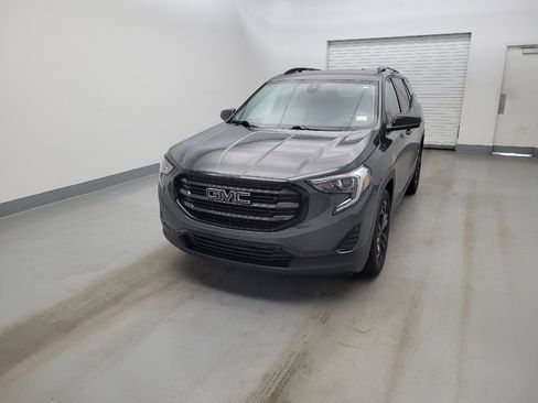 Used 2020 GMC Terrain SLE w/ Elevation Edition FWD image 15