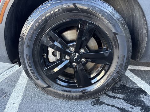 Used 2022 Kia Sorento LX image 10