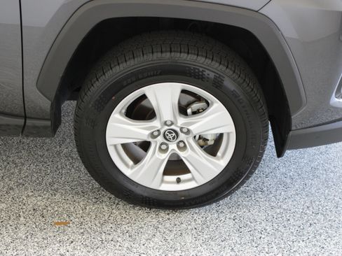Used 2025 Toyota RAV4 LE AWD/4WD image 5