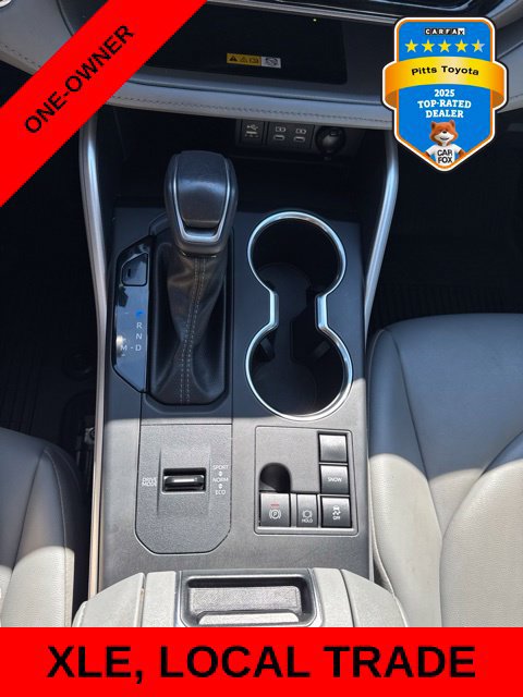 Used 2024 Toyota Highlander XLE FWD image 23