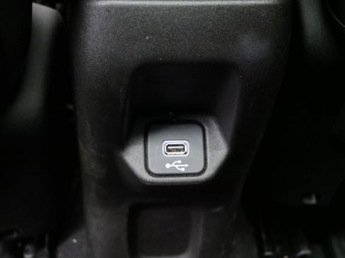 Used 2023 Jeep Renegade Limited w/ Sun/Sound Group image 16