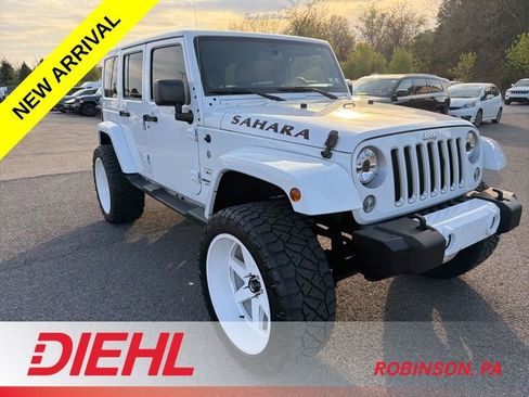 Used 2016 Jeep Wrangler Unlimited Sahara w/ Connectivity Group AWD/4WD image 3