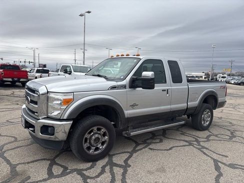 Used 2015 Ford F250 Lariat w/ Chrome Package image 3