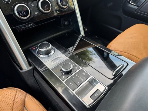 Used 2020 Land Rover Discovery HSE Luxury image 20