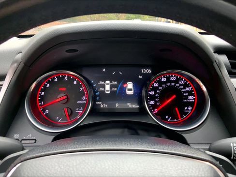 Used 2020 Toyota Camry XSE image 25