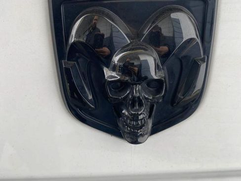 Used 2018 RAM 1500 Express RWD image 3