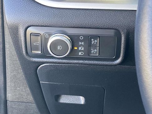 Used 2022 Ford Explorer XLT w/ Equipment Group 202A image 32