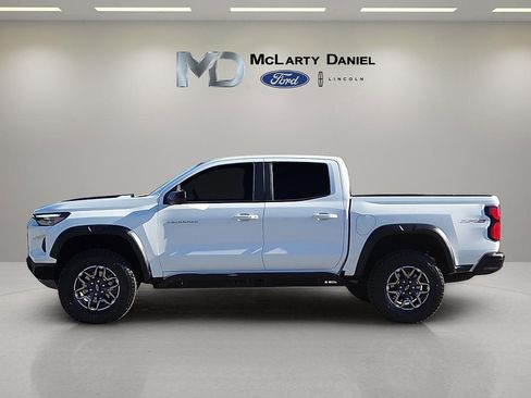 Used 2024 Chevrolet Colorado ZR2 w/ Technology Package AWD/4WD image 3