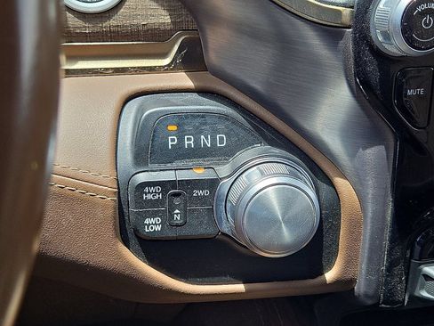 Used 2024 RAM 2500 Limited AWD/4WD image 31