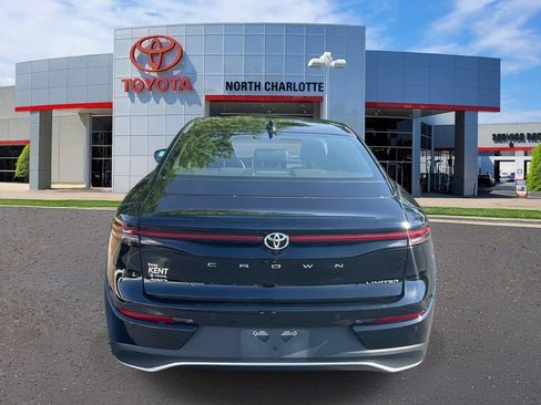 Used 2023 Toyota Crown AWD/4WD image 7