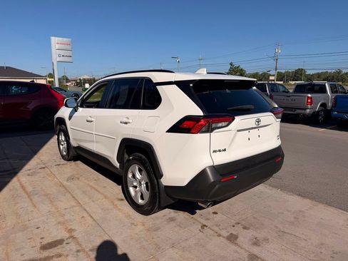 Used 2019 Toyota RAV4 XLE w/ Convenience Package AWD/4WD image 4