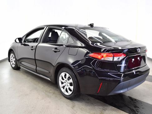 Used 2025 Toyota Corolla LE image 5