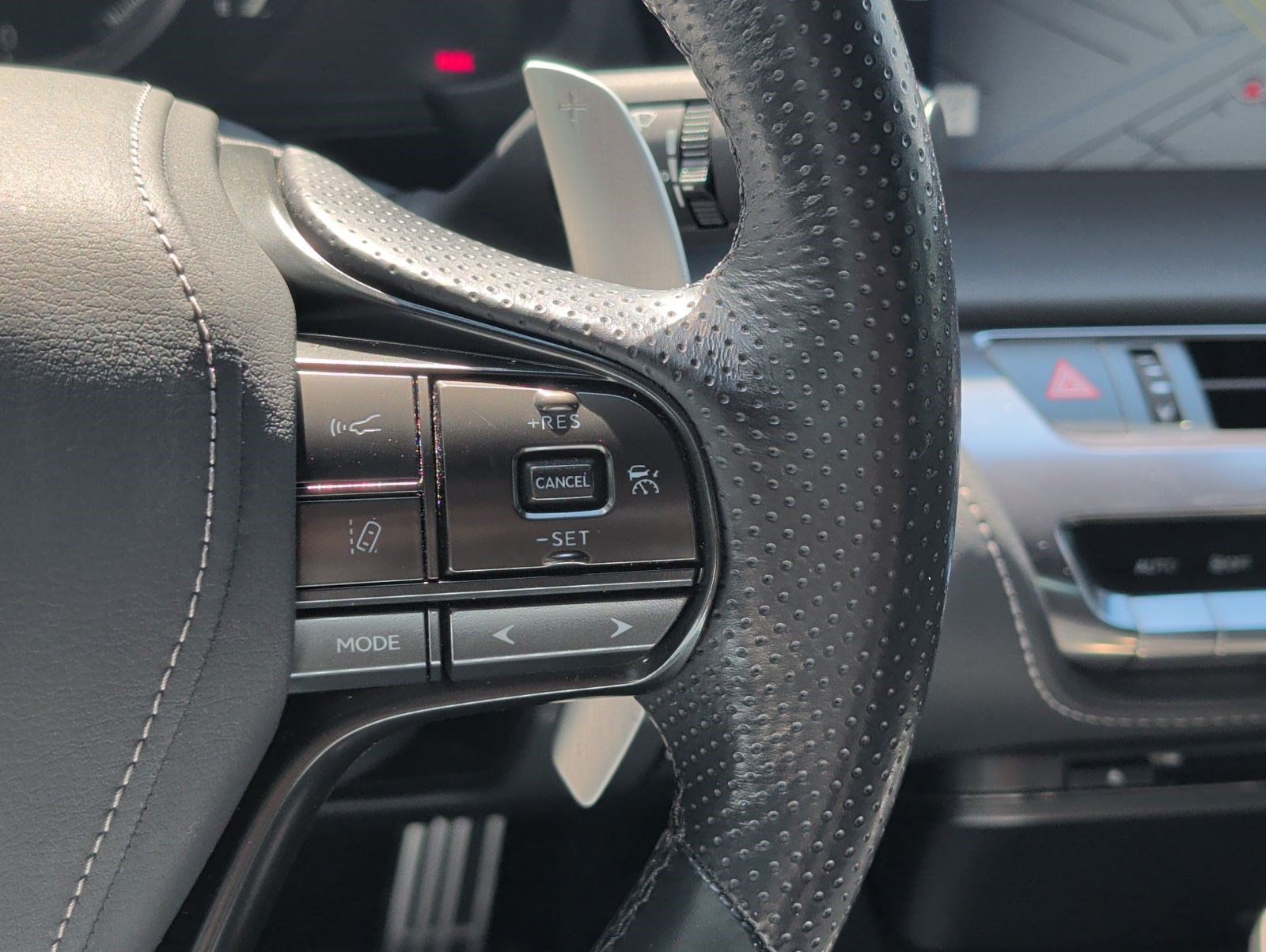 Used 2023 Lexus LC 500 Convertible w/ Touring Package RWD image 15