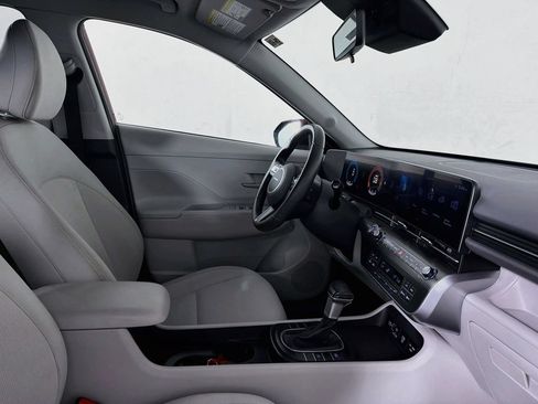 Used 2025 Hyundai Kona SEL FWD image 35