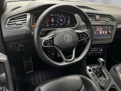 Used 2022 Volkswagen Tiguan SEL R-Line image 16