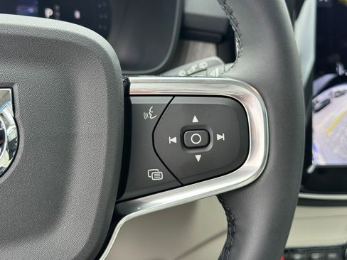 New 2026 Volvo XC40 B5 Ultra w/ Climate Package image 28