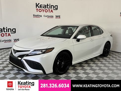 Used 2024 Toyota Camry XSE FWD image 9