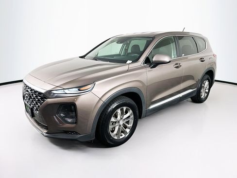 Used 2019 Hyundai Santa Fe SE image 3