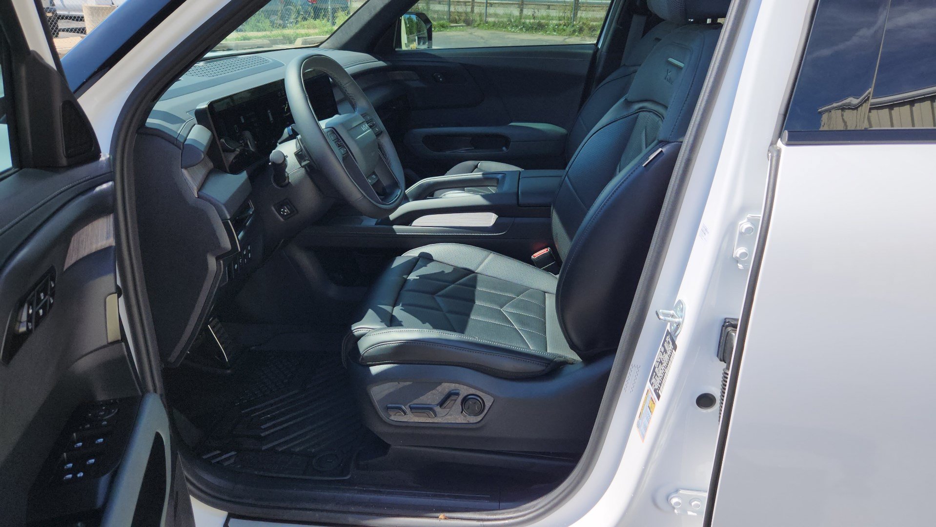 Used 2027 Kia Telluride SX Prestige X-Line w/ Towing Package AWD/4WD image 18