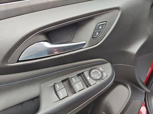 Used 2024 Buick Envista Sport Touring w/ Convenience I Package FWD image 17