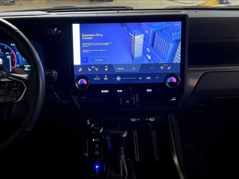 Used 2024 Lexus GX 550 image 6