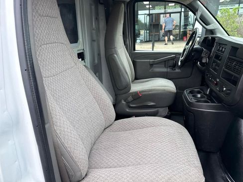 Used 2019 Chevrolet Express 3500 w/ Power Convenience Package RWD image 22