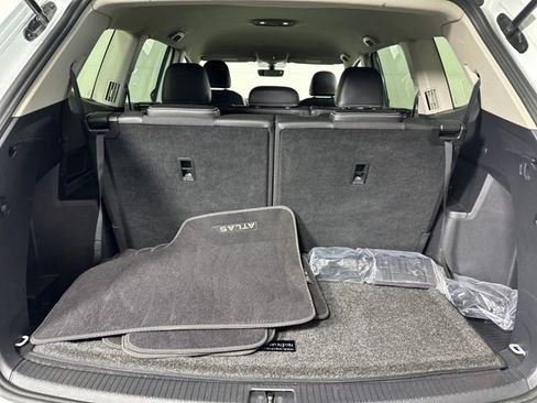 Used 2023 Volkswagen Atlas SE image 25