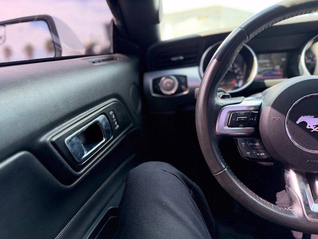 Used 2020 Ford Mustang GT Premium RWD image 7