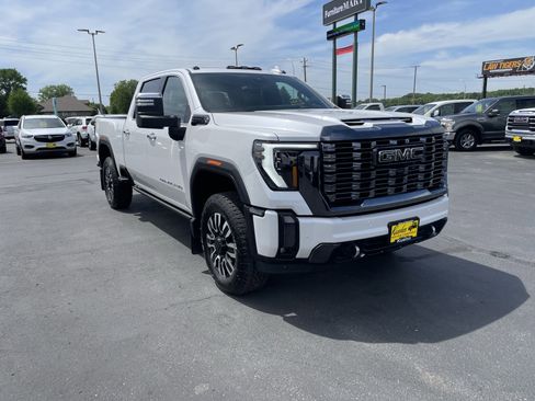 Used 2024 GMC Sierra 2500 Denali Ultimate AWD/4WD image 2