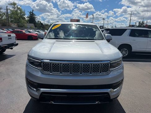 Used 2022 Jeep Grand Wagoneer Series II AWD/4WD image 2