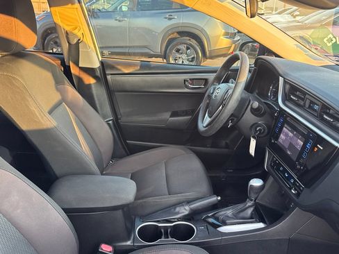 Used 2017 Toyota Corolla LE FWD image 32