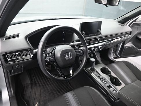Used 2025 Honda Civic Sport image 3