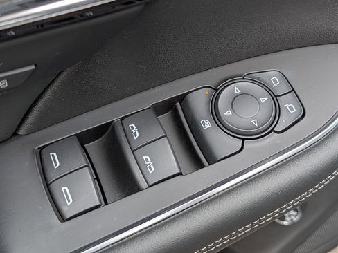 Used 2023 Buick Envision Essence AWD/4WD image 32