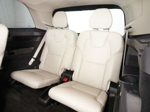 Used 2023 Volvo XC90 T8 Ultimate AWD/4WD image 23