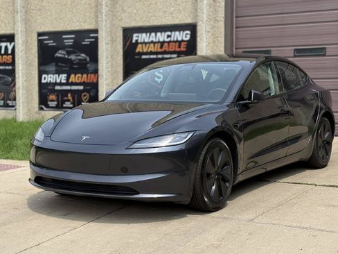 Used 2025 Tesla Model 3 RWD image 3