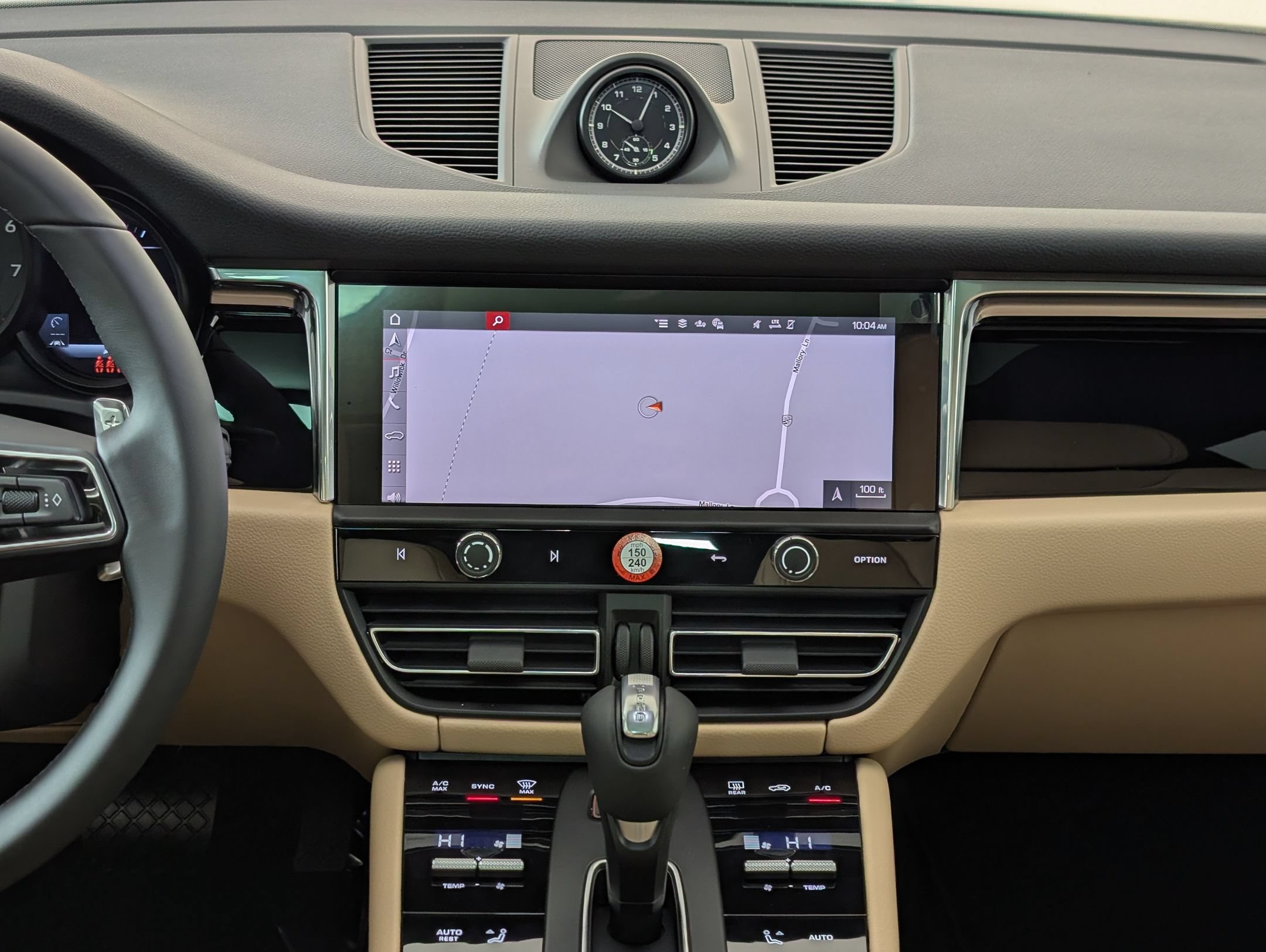 Certified 2026 Porsche Macan AWD/4WD image 23