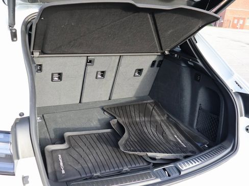 Used 2024 Porsche Macan GTS image 18