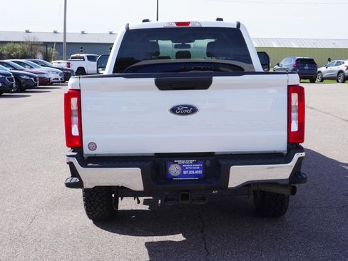 Used 2023 Ford F250 XLT w/ FX4 Off-Road Package AWD/4WD image 4