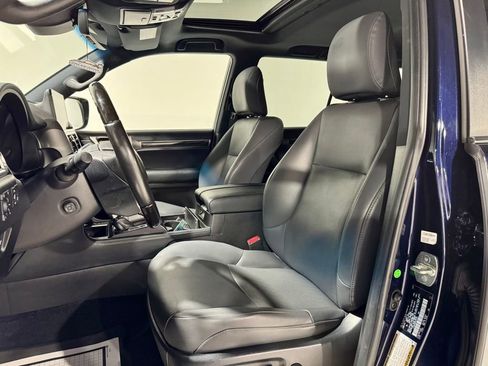 Used 2022 Lexus GX 460 Premium w/ Premium Plus Package image 3