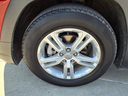Used 2021 GMC Terrain SLE w/ Driver Convenience Package FWD image 22