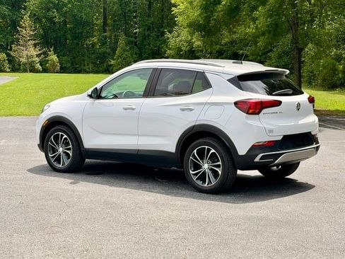 Used 2021 Buick Encore GX Select w/ Advanced Technology Package FWD image 4